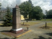 historia wokol pomnika sie toczy 7